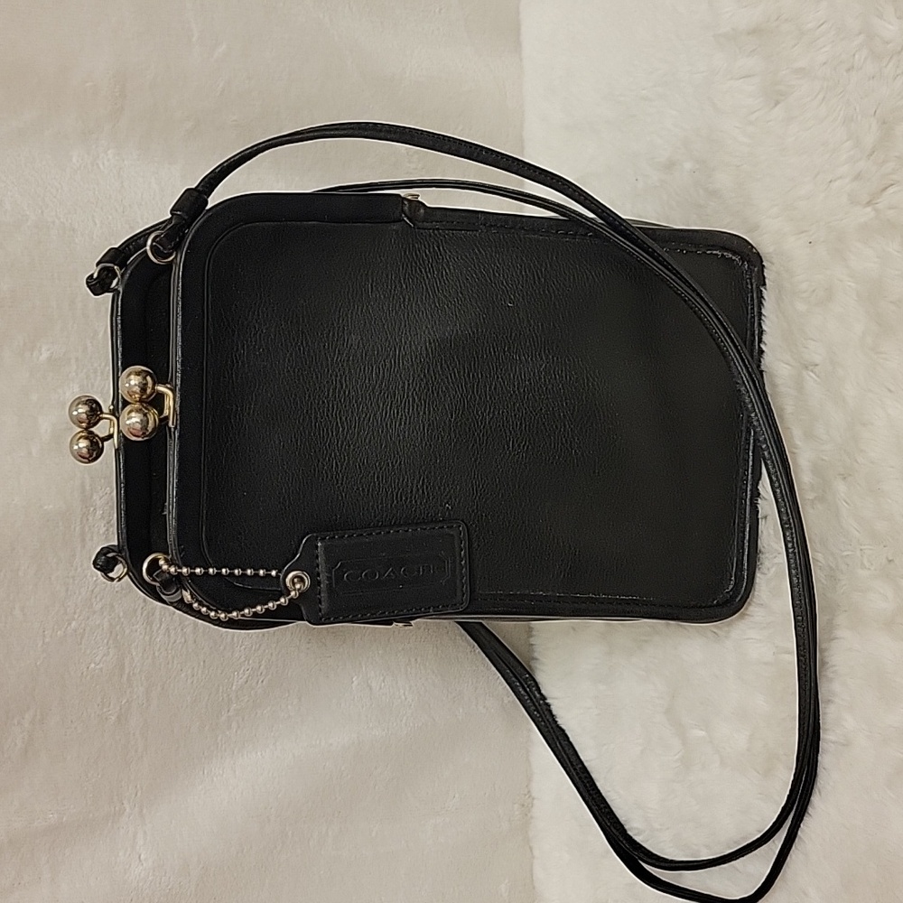 Coach Cashin Double Entry Kisslock Swinger Bag
